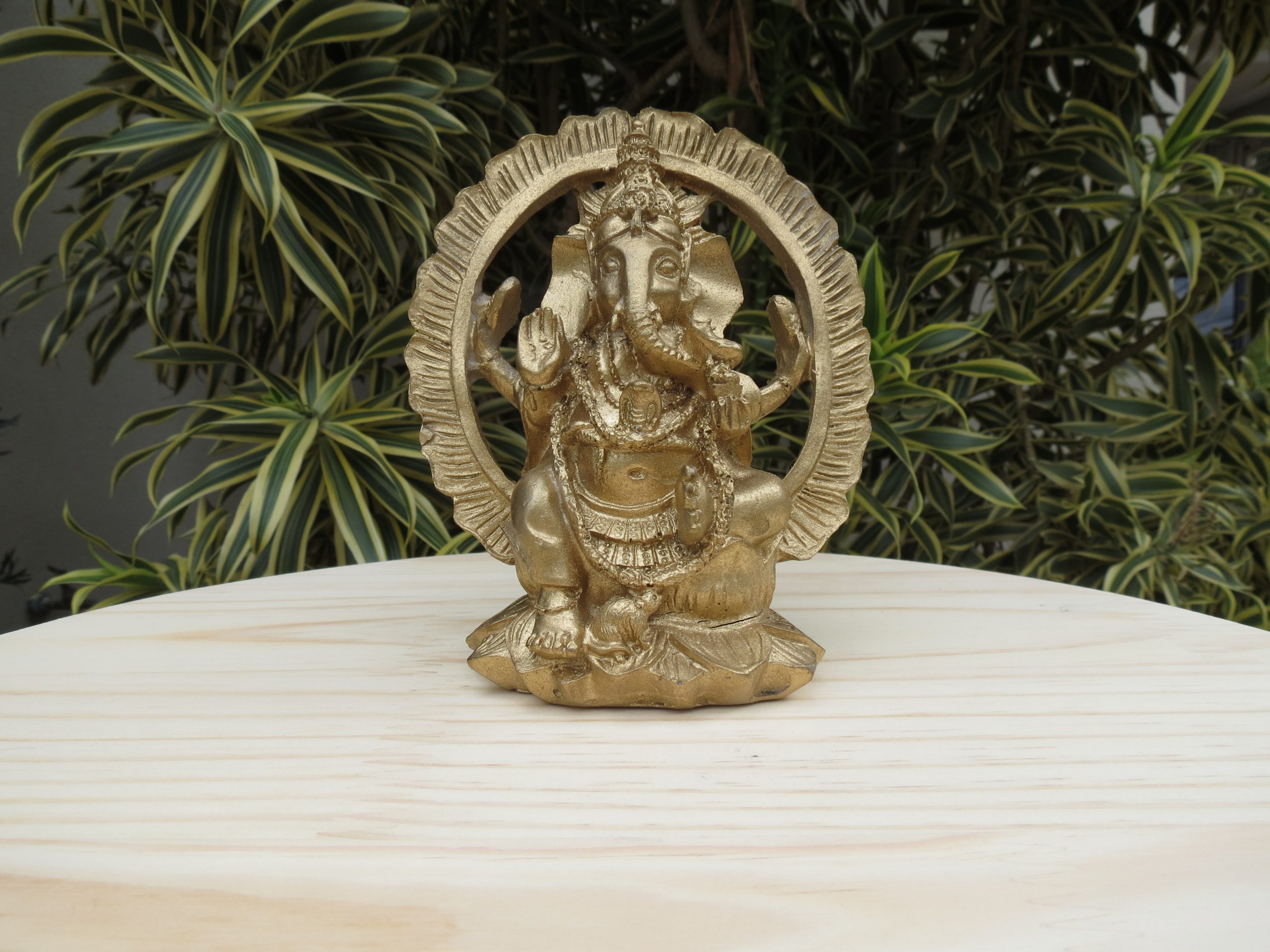 Estátua Ganesha Meditando